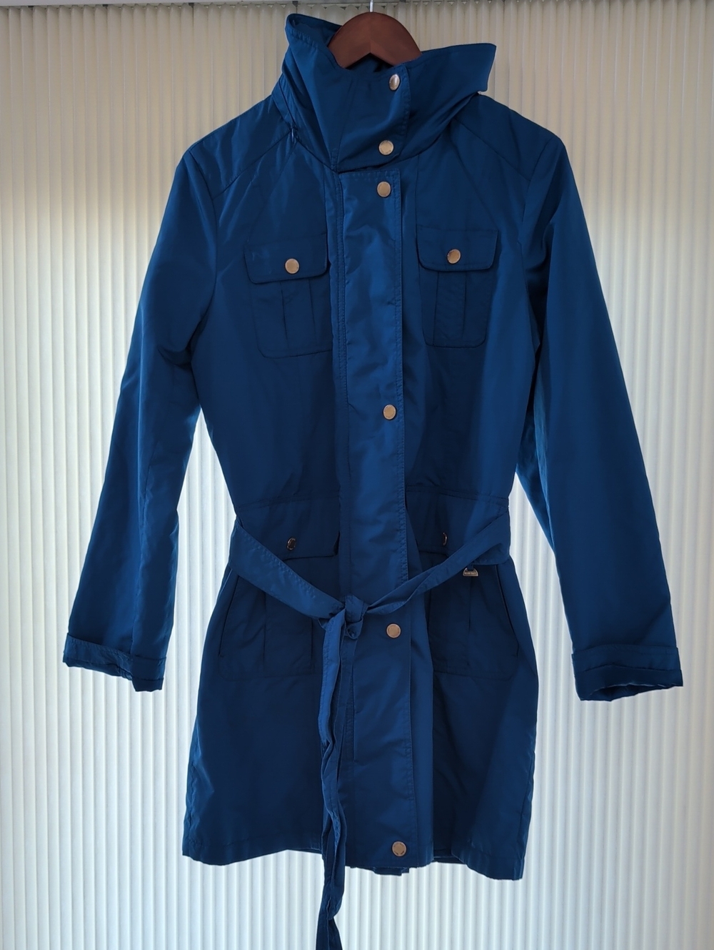 Ellen Tracy cobalt blue belted rain jacket